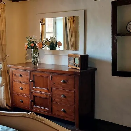 Nyaraló Retreat - Sleeps 8 Near Verneuil