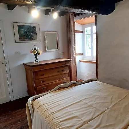 Retreat - Sleeps 8 Near بيت للعطل Verneuil (Charente)